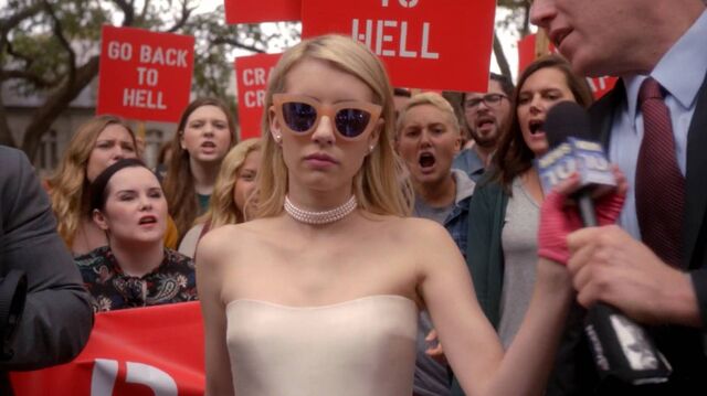 File:Normal ScreamQueens112 1349.jpg