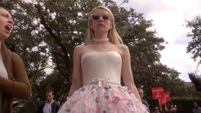 File:Normal ScreamQueens112 1020.jpg