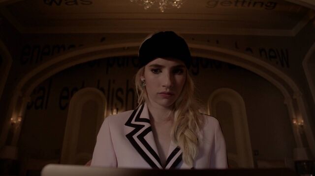 File:Normal ScreamQueens112 1212.jpg