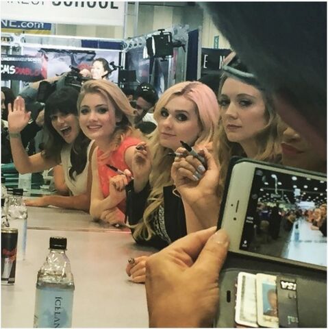 Archivo:Tn-500 screamqueenscomiccon.jpg