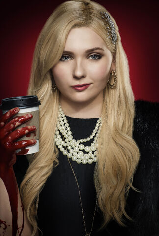 Archivo:Scream-Queens-Season-1-Portrait-Abigail-Breslin-as-Chanel-5-Libby-Putney-abigail-breslin-39191033-3375-5000.jpg