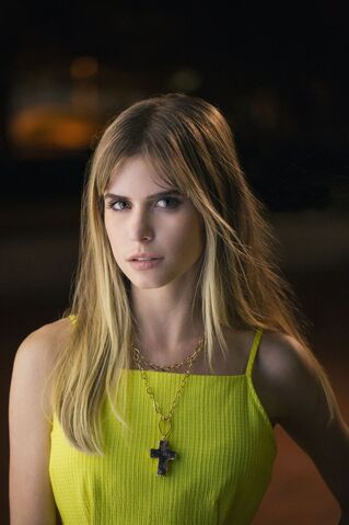 Fichier:Brooke Maddox.jpg