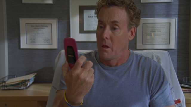 File:8x9 Cox finds phone.jpg