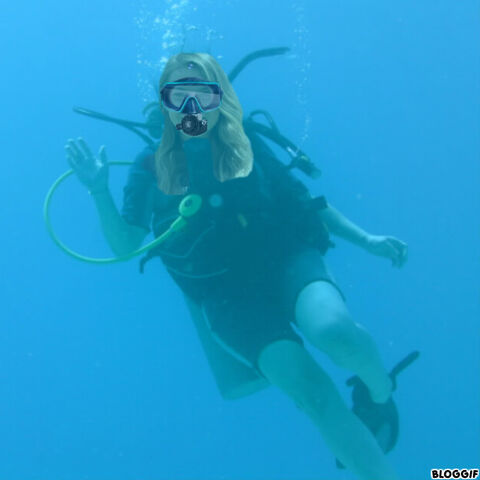 File:Bindi Irwin scuba diving.jpg