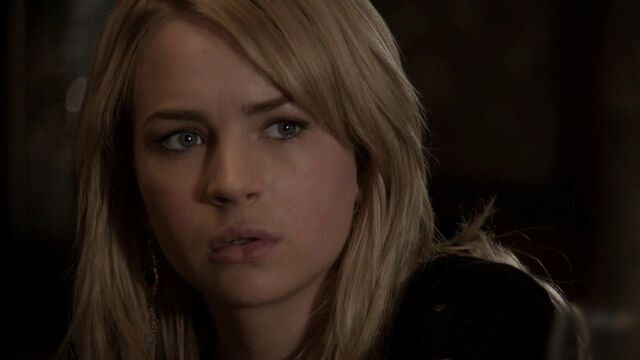 File:Cassie slither4.jpg