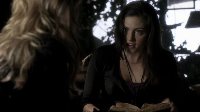 File:Cassie-talks-to-faye.jpg
