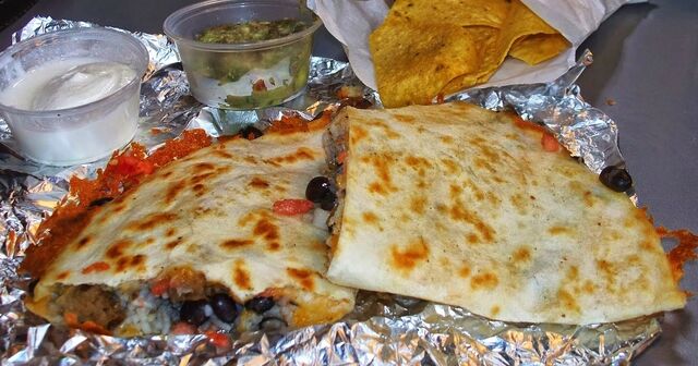File:Chipotle-burritodilla.jpg