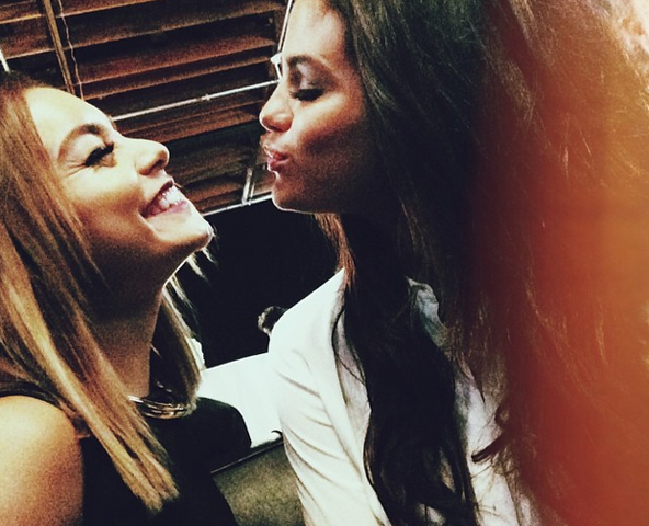 File:Selena-gomez-vanessa-hudgens-soul-sister-pic.png