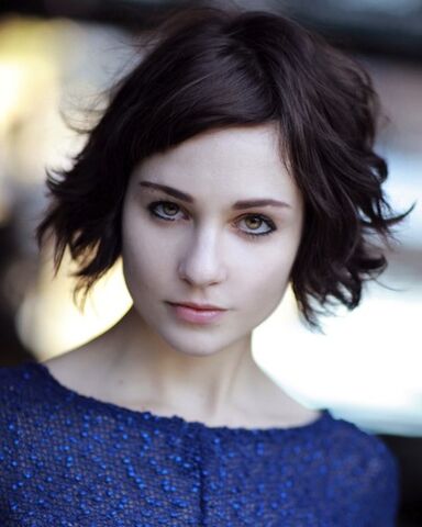 Archivo:Tuppence Middleton.jpg