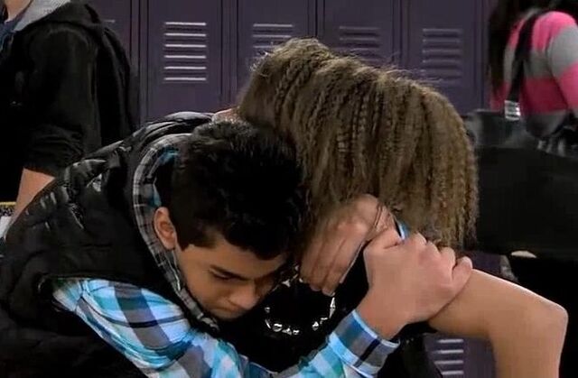 File:Hugg!!.jpg