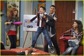 644px-Bella-zendaya-heat-shake-up-01