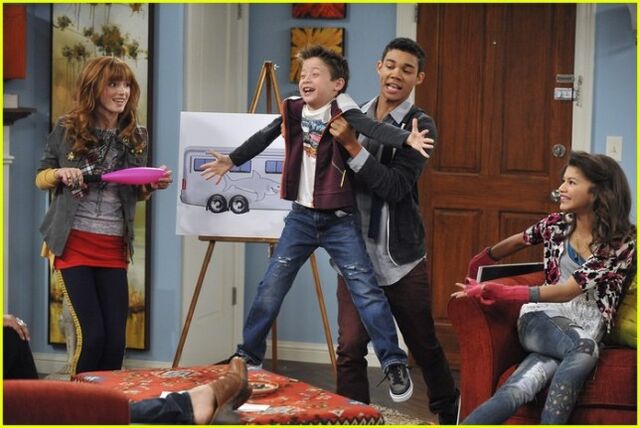 Fil:644px-Bella-zendaya-heat-shake-up-01.jpg
