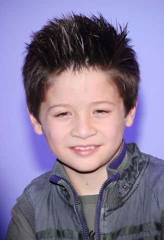 File:Davis Cleveland 2011 Disney Kids Family Upfront VmTt1JqCT0nl.jpg