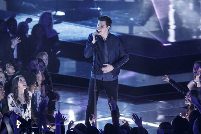 File:2017-iHeart-Performance2.jpg