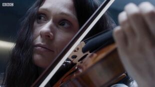 Eurus Holmes 16
