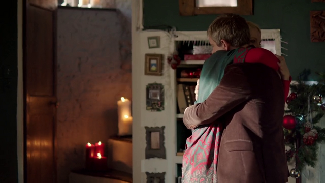 Archivo:Sherlock 3x3 John perdona a Mary.png