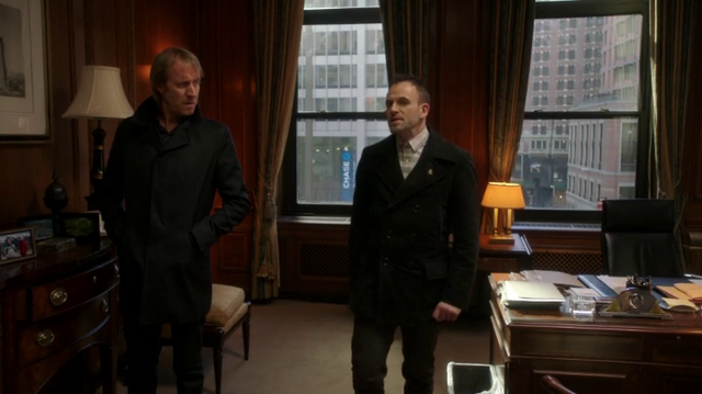 Archivo:Paint it Black Sherlock Mycroft 03.png