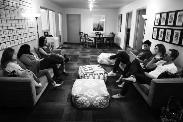 File:1x9 BTS photo 3.jpg