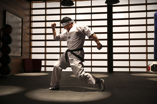 File:1x17 Promotional photo 6.jpg