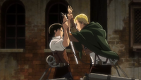 Levi y Erwin chocan.png