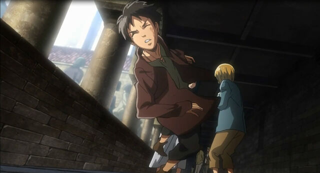 Archivo:Mikasa golpea a Eren.jpg