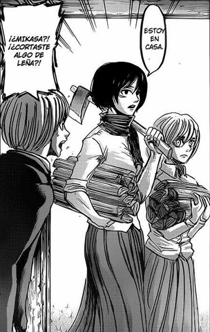 Archivo:Mikasa luego de cortar leña con Historia.png