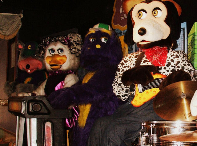 File:1-Stage animatronics.jpg