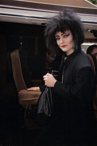 File:Siouxsie-sioux-van-oakland-np.jpg