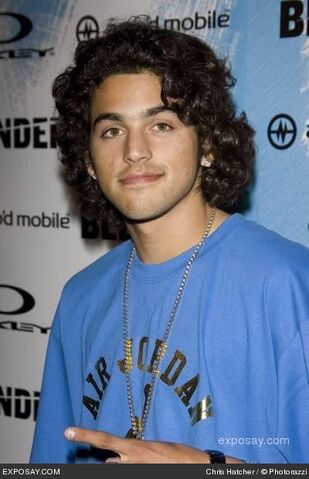 File:Paul-rodriguez-2006-x-games-kick-off-party-hosted-by-oakley-blender-magazine-and-ampd-mobile-8Fh3SG.jpg