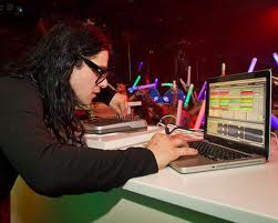 File:Skrillex ..jpg
