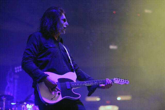 File:Jim Root Mayhem.jpg