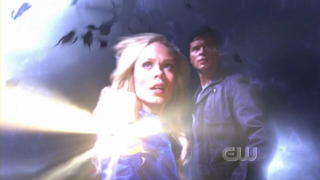 Archivo:X03supergirlhdmkv 001975765.jpg