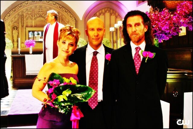 File:SV-Cast-michael-rosenbaum-16626214-1000-669.jpg
