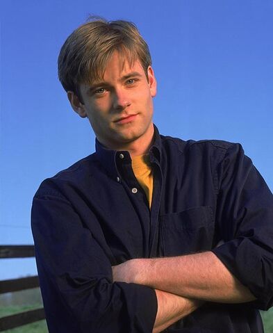 File:Smallville-season-1-promo-247.jpg