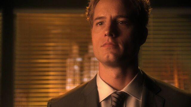 File:OliverSupergirlCap.jpg