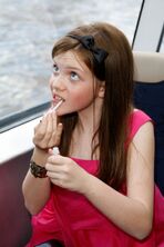 Georgie-henley (arwen) 2