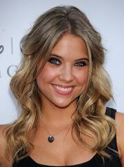 Prom-half-up-half-down-ashley-benson