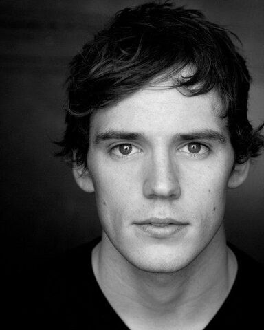 File:Sam-claflin.jpeg
