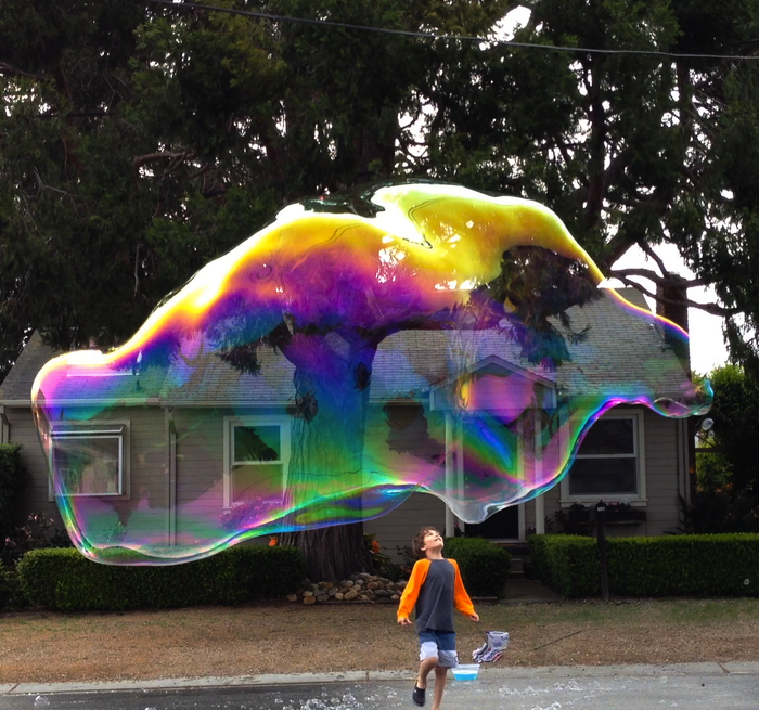 20150322 8561 Jakey under bigbubble 2