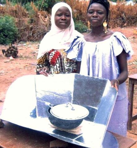File:Tilo Tabiro women with CooKit 2008.jpg