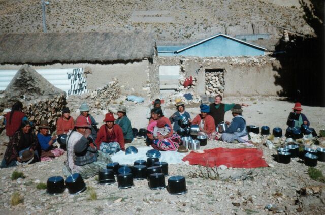 File:Black pots bolivia.jpg