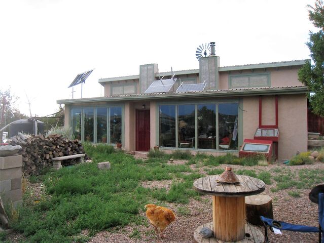File:Kerr-Cole Sustainable Living Center.jpg