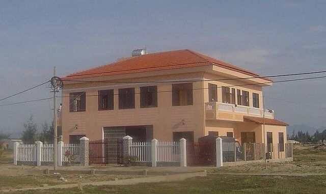 File:Solar serve center.jpg
