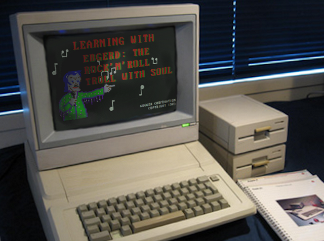 File:AppleIIe2.png