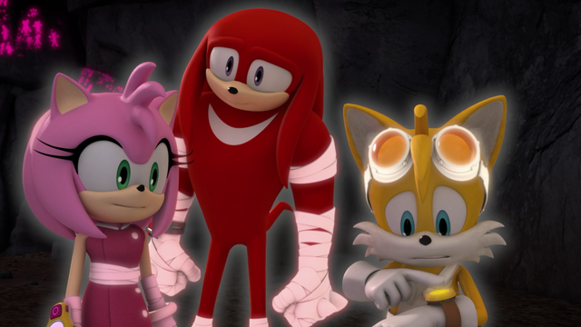 File:Tails checking his communicator.png