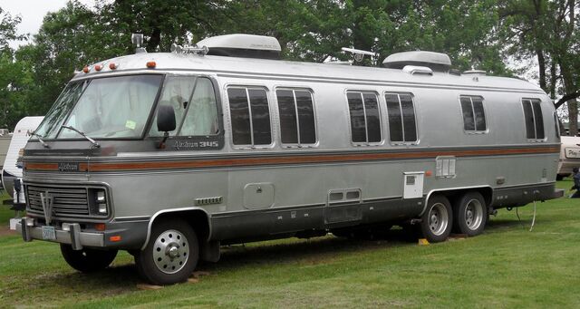 File:Airstream-motorhome.jpg