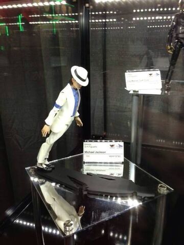 File:SH Figuarts Michael Jackson.jpg