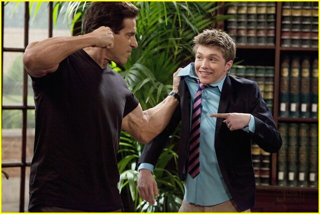 File:Lou-ferrigno-sterling-knight-sonny-03-1-.jpeg