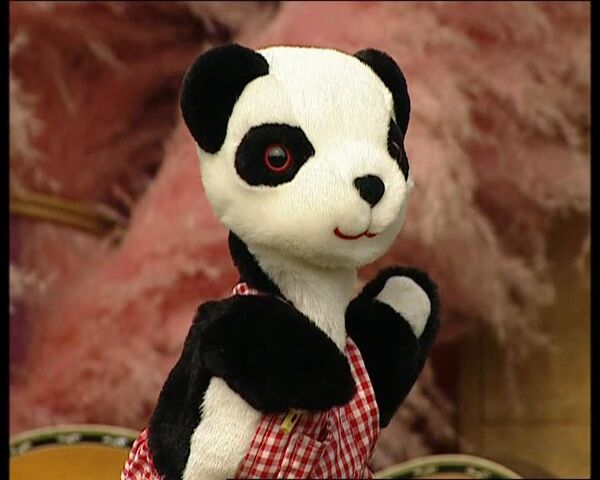 File:PullingtheWool13.jpg