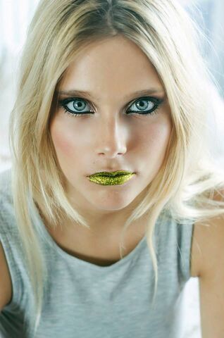 File:Green lips.jpg